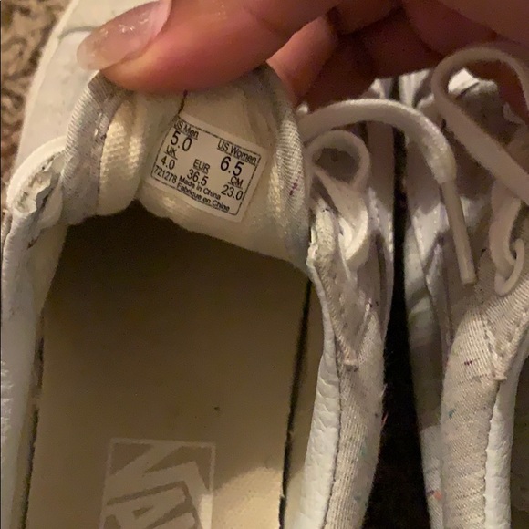 Vans - Picture 4 of 4